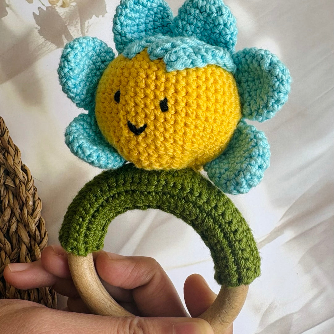 Handmade Daisy Rattle Teether (Yellow&Blue)